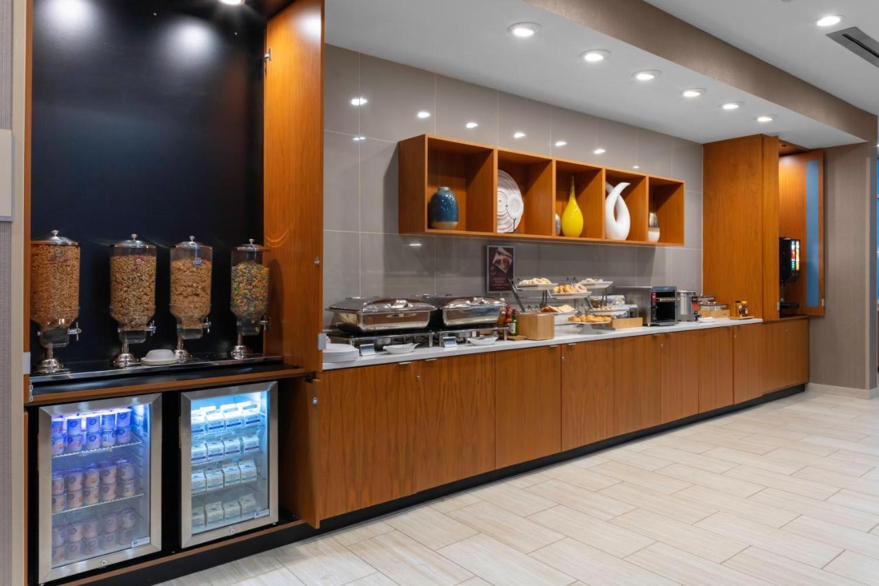 Springhill Suites Kansas City Airport Экстерьер фото
