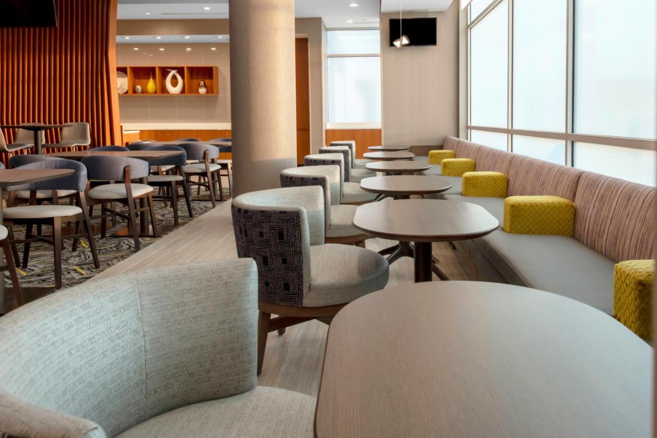 Springhill Suites Kansas City Airport Экстерьер фото