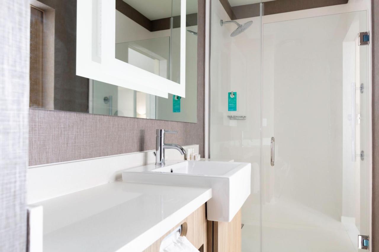 Springhill Suites Kansas City Airport Экстерьер фото