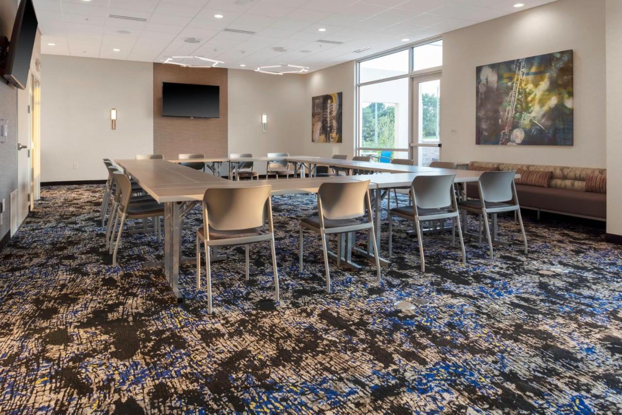 Springhill Suites Kansas City Airport Экстерьер фото
