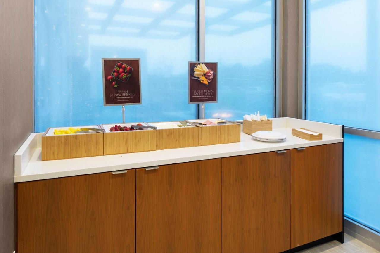 Springhill Suites Kansas City Airport Экстерьер фото