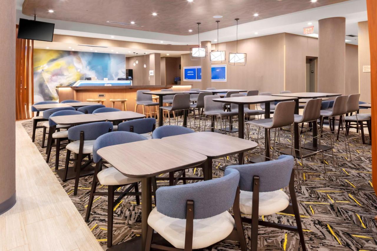 Springhill Suites Kansas City Airport Экстерьер фото
