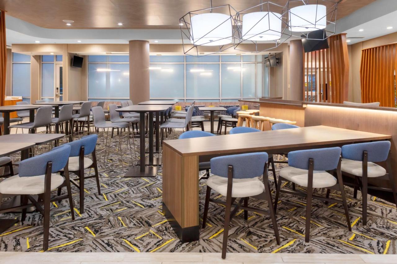 Springhill Suites Kansas City Airport Экстерьер фото